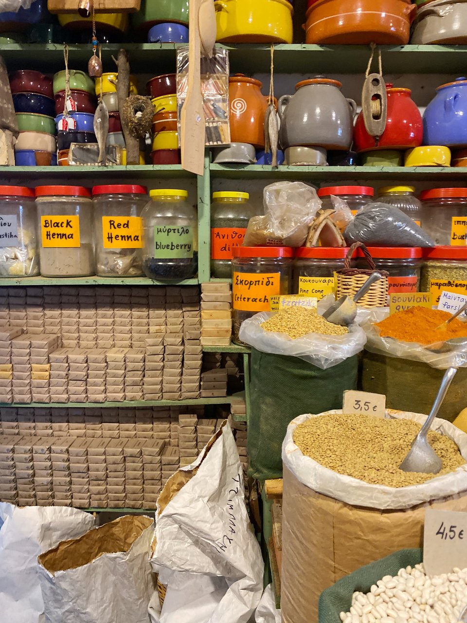 Όσπρια από το νησί, αλλά και τις υπόλοιπες Κυκλάδες / Φωτογραφία: Μάνος Λειβαδάρος/iefimerida