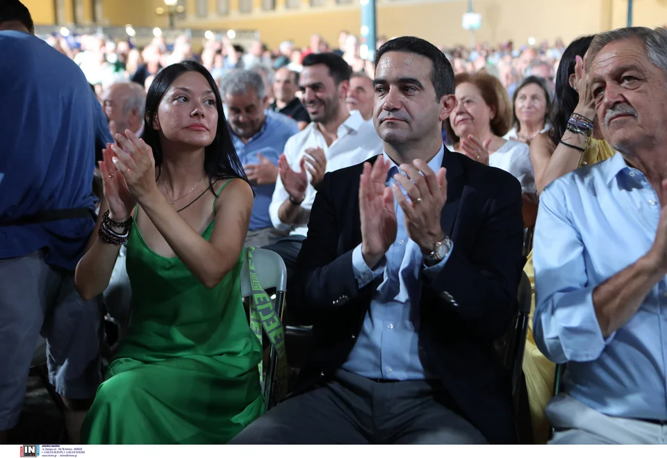 Οι δύο υποψήφιοι για την ηγεσία του ΠΑΣΟΚ Νάντια Γιαννακοπούλου και Μιχάλης Κατρίνης και ο Πάρης Κουκουλόπουλος (δεξιά)