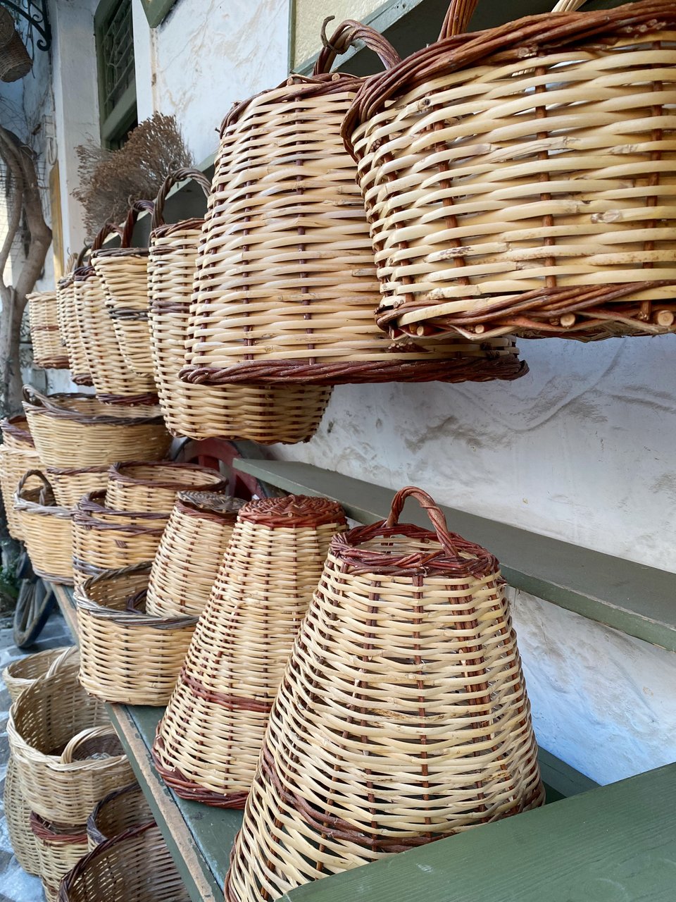 Χειροποίητα καλάθια από τα χωριά Τσικαλαριό και Μέλανες / Φωτογραφία: Μάνος Λειβαδάρος/iefimerida