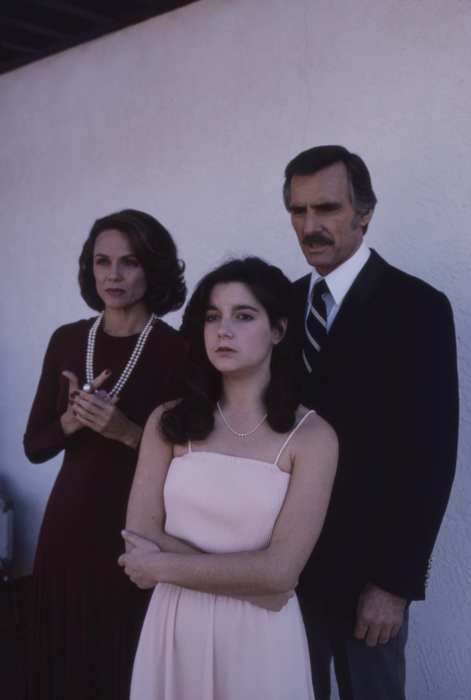 Valerie Harper, Dominique Dunne (μέση), Dennis Weaver φωτογραφίζονται για την προώθηση του The Day The Loving Died