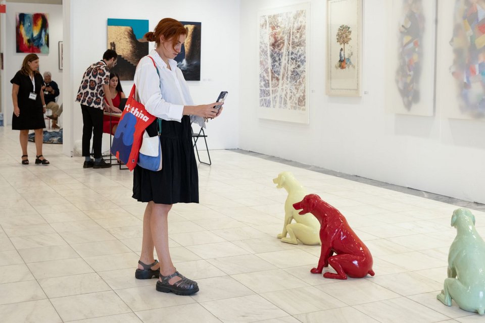 Η Art Athina 2024 είναι φιλική προς τα κατοικίδια (pet friendly)