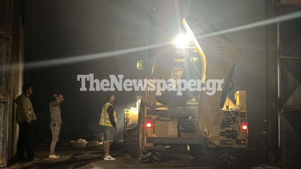 Φωτιά σε εργοστάσιο στον Βόλο