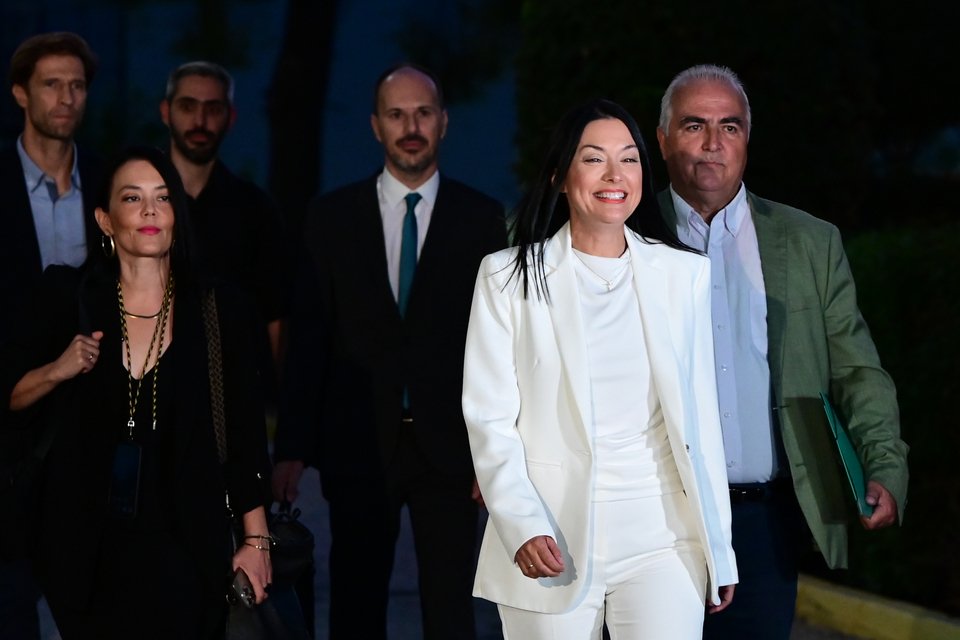 Δεύτερη έφτασε η Νάντια Γιαννακοπούλου, χαμογελαστή