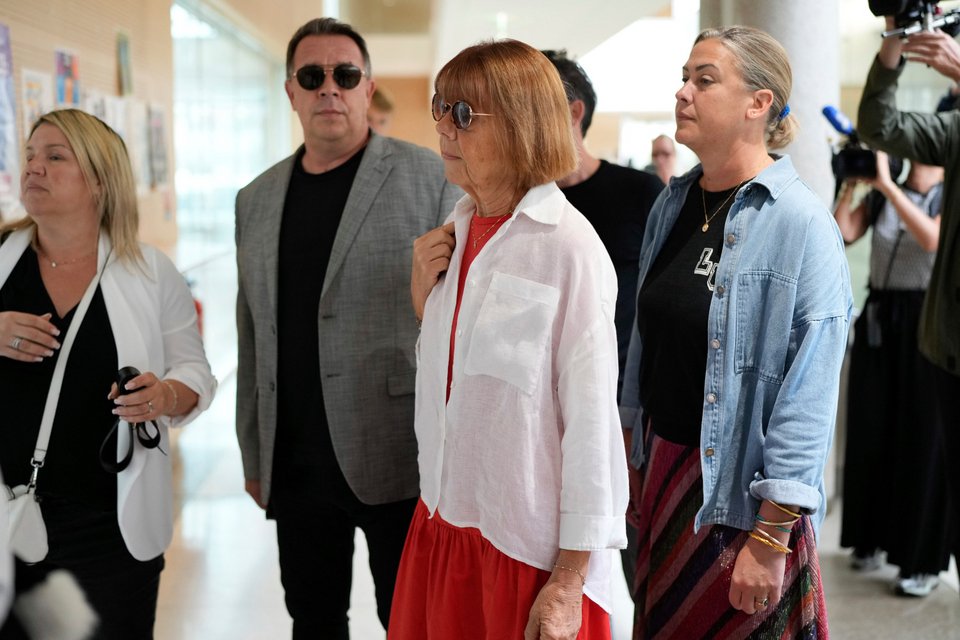 Η Ζιζέλ Πελικό με τα παιδιά της