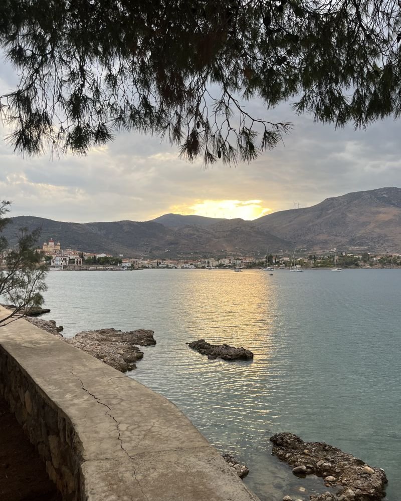 Eνα ειδυλλιακό τοπίο στον κόλπο της Ιτέας