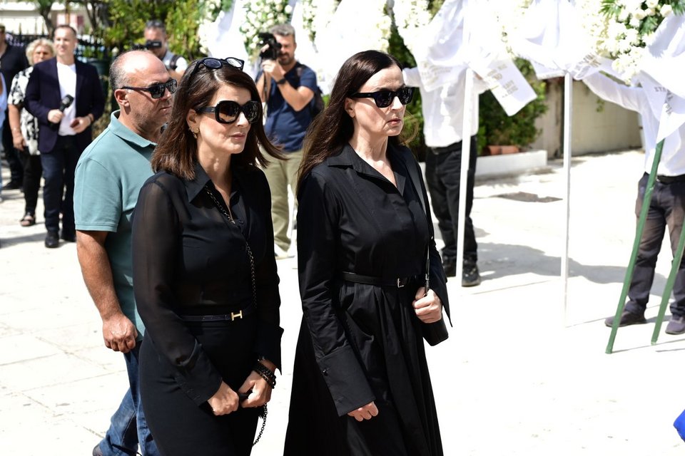 Καρυοφυλλιά Καραμπέτη