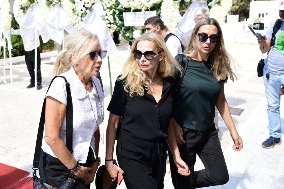 Τελευταίο αντίο στον Ντίνο Καρύδη