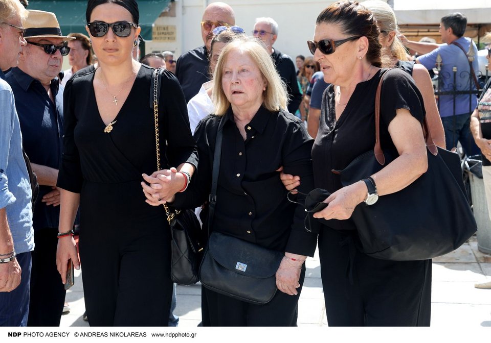 Η σύζυγος του Ντίνου Καρύδη Τζούλια Αργυροπούλου