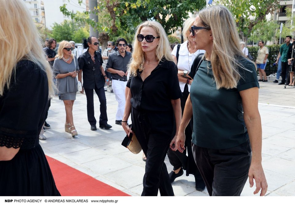 Έλενα Σκουλά, Βίκυ Βολιώτη