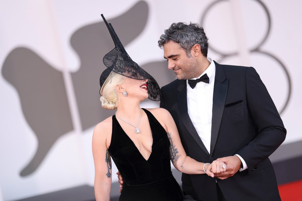 Η Lady Gaga με τον αρραβωνιαστικό της