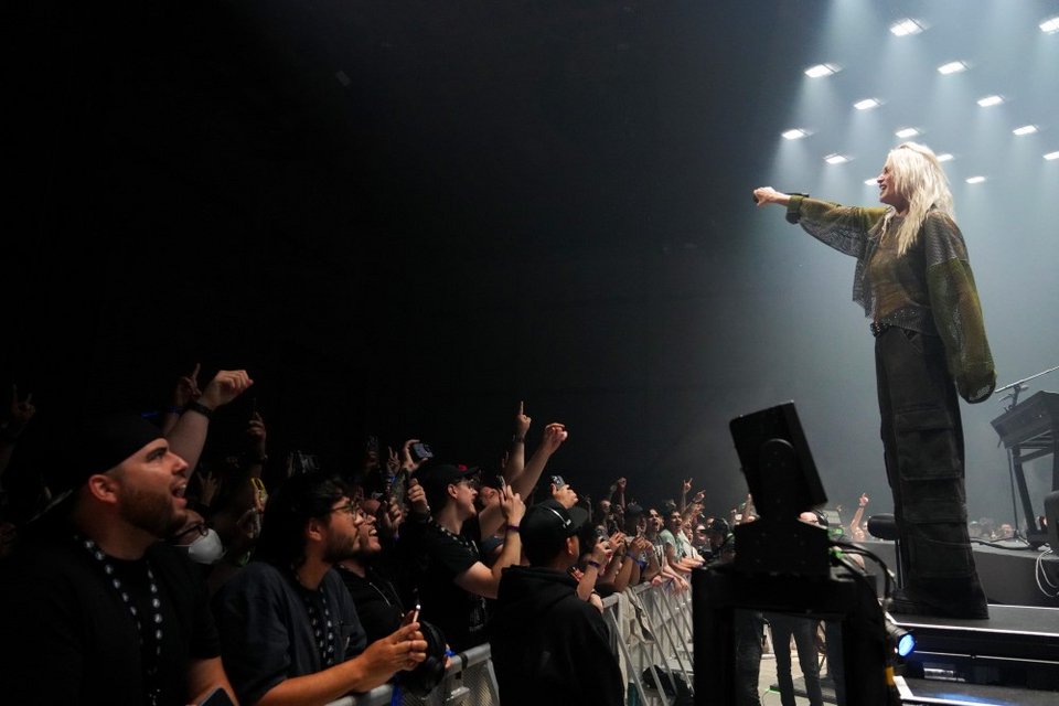 Η νέα τραγουδίστρια των Linkin Park