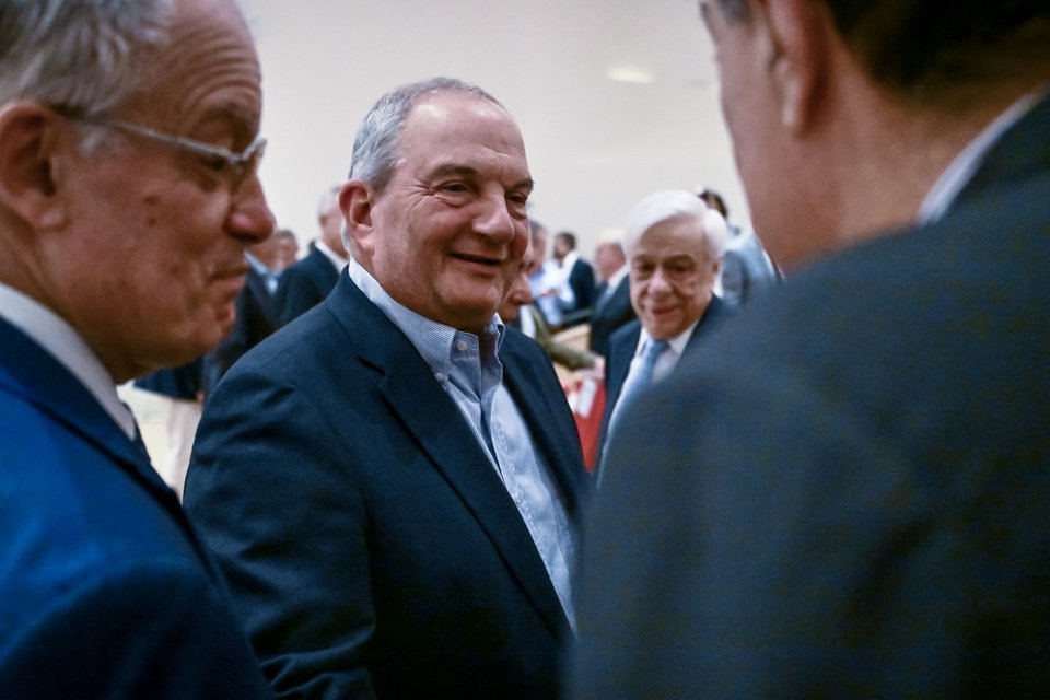 Ο Κώστας Καραμανλής κατά την άφιξή του