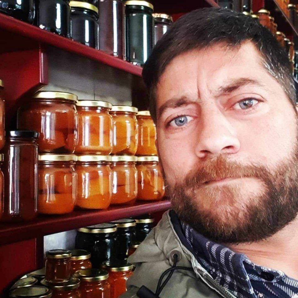 σάββας ζαχαροπλαστείο σανθράκη βιολογικά γλυκά