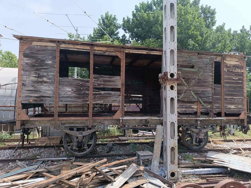 H ιστορία των δύο βαγονιών με τα οποία οι Γερμανοί μετέφεραν από τον παλιό σιδηροδρομικό σταθμό της Θεσσαλονίκης τους Εβραίους στο Άουσβιτς