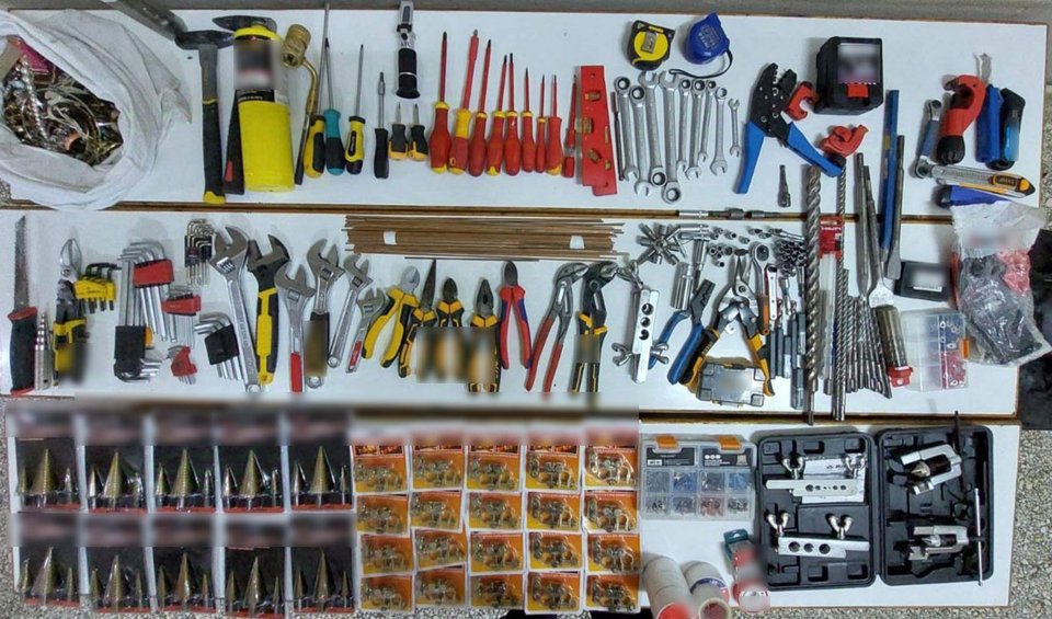 Συνελήφθη 51χρονος αλλοδαπός που μετέφερε κλοπιμαία εργαλεία προς την Αλβανία / Φωτογραφία: ΕΛ.ΑΣ.