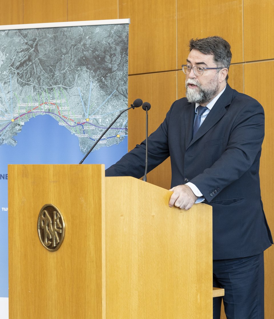 Ο υφυπουργός Μεταφορών Βασίλης Οικονόμου