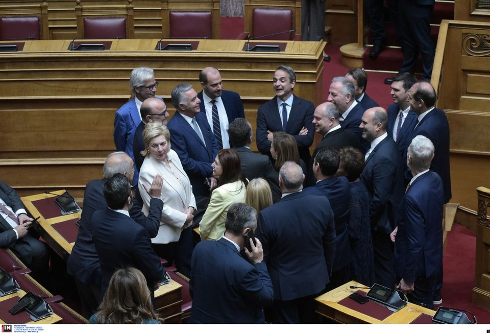 Πηγαδάκι του πρωθυπουργού με βουλευτές της ΝΔ