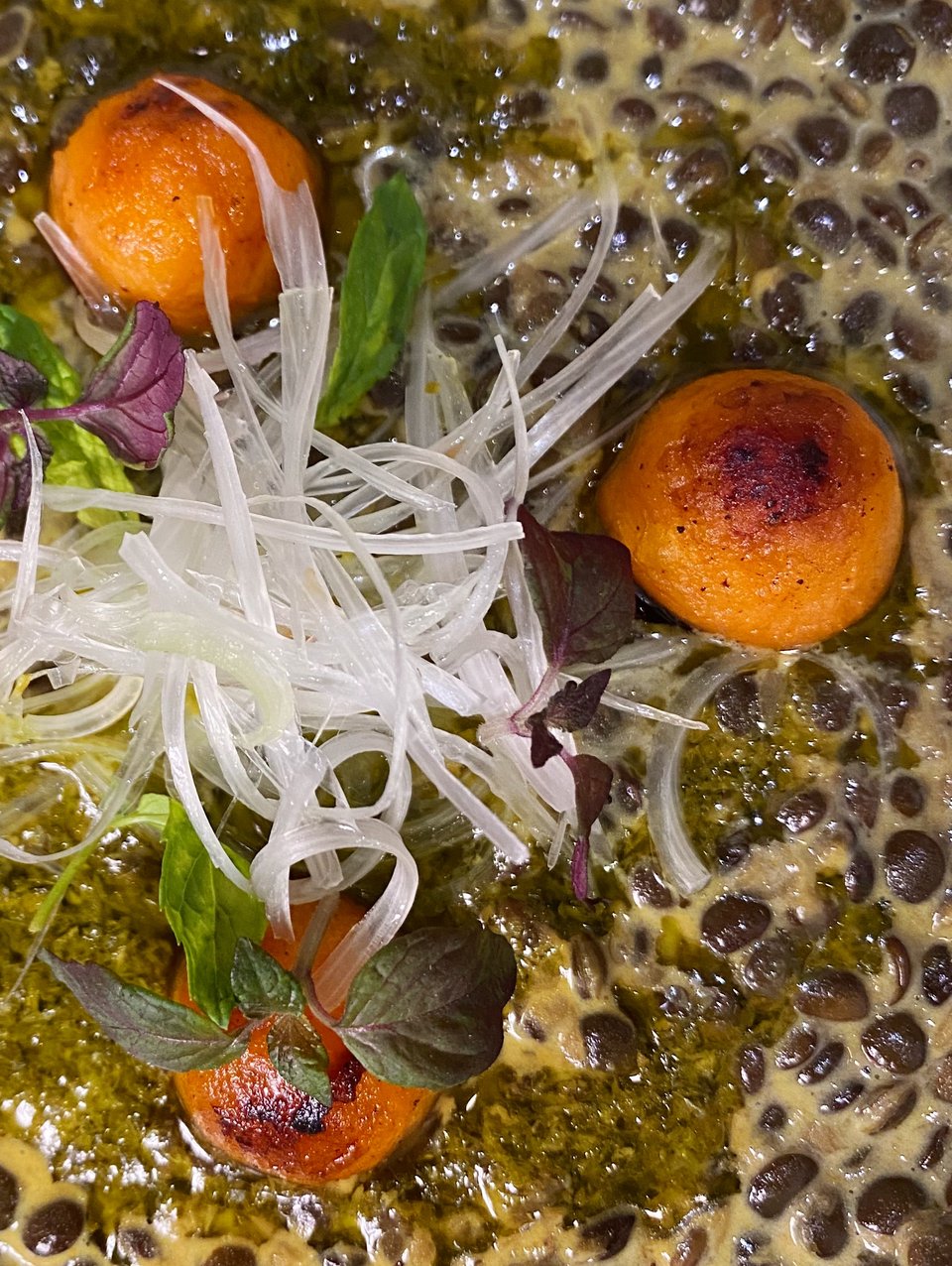 Φακές με κρέμα καρύδας και κάρυ / Φωτογραφία: Μάνος Λειβαδάρος/iefimerida