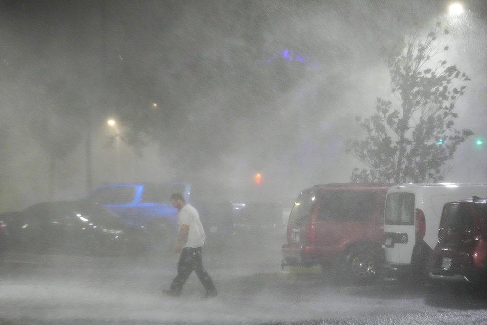 Κυκλώνας Μίλτον Φλόριντα καταστροφές