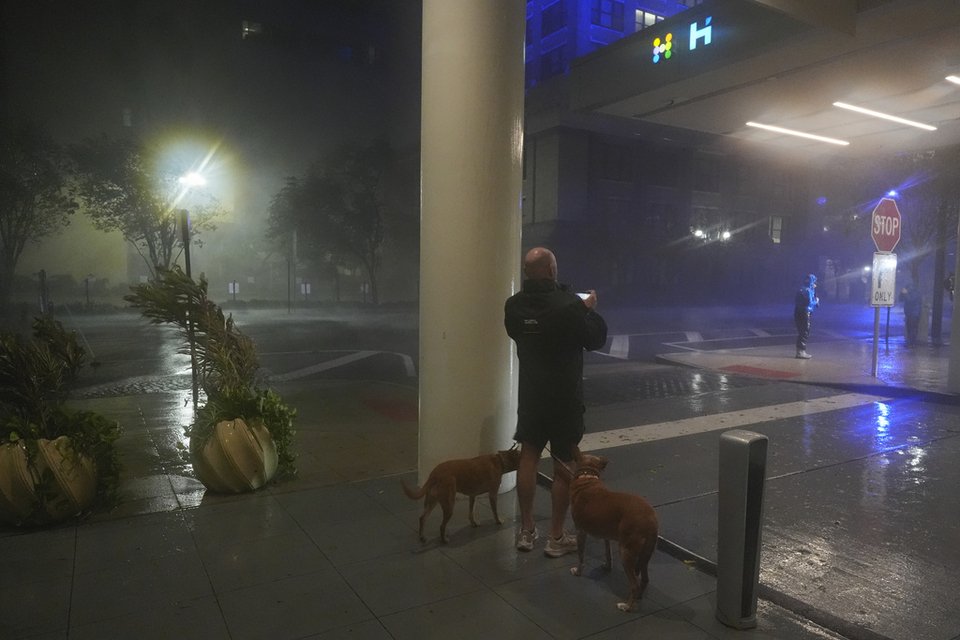 Κυκλώνας Μίλτον Φλόριντα καταστροφές