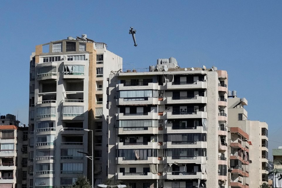 Η ρουκέτα πάνω από το κτίριο, στη Βηρυτό / AP
