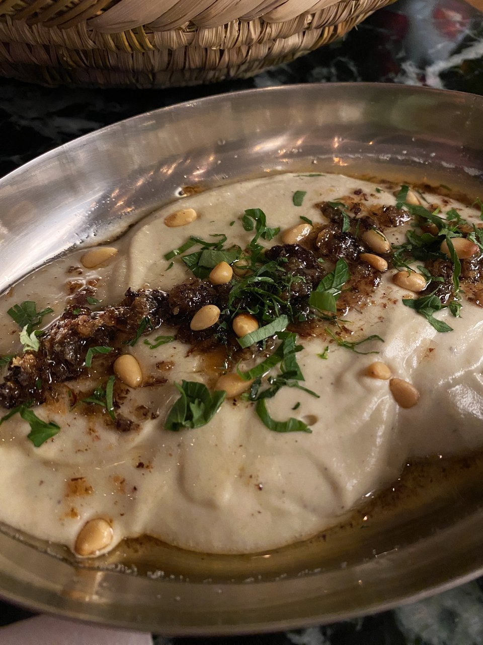 Η καπνιστή μελιτζανοσαλάτα με το μεδούλι / Φωτογραφία: Μάνος Λειβαδάρος/iefimerida