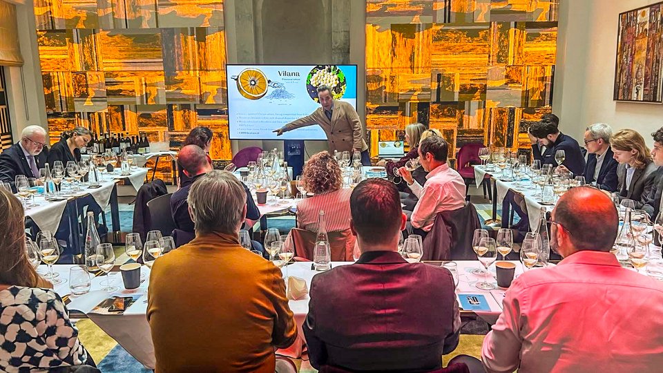 Ένα masterclass από τον MW Γιάννη Καρακάση το οποίο συγκέντρωσε τους κορυφαίους επαγγελματίες της αγοράς του Παρισιού