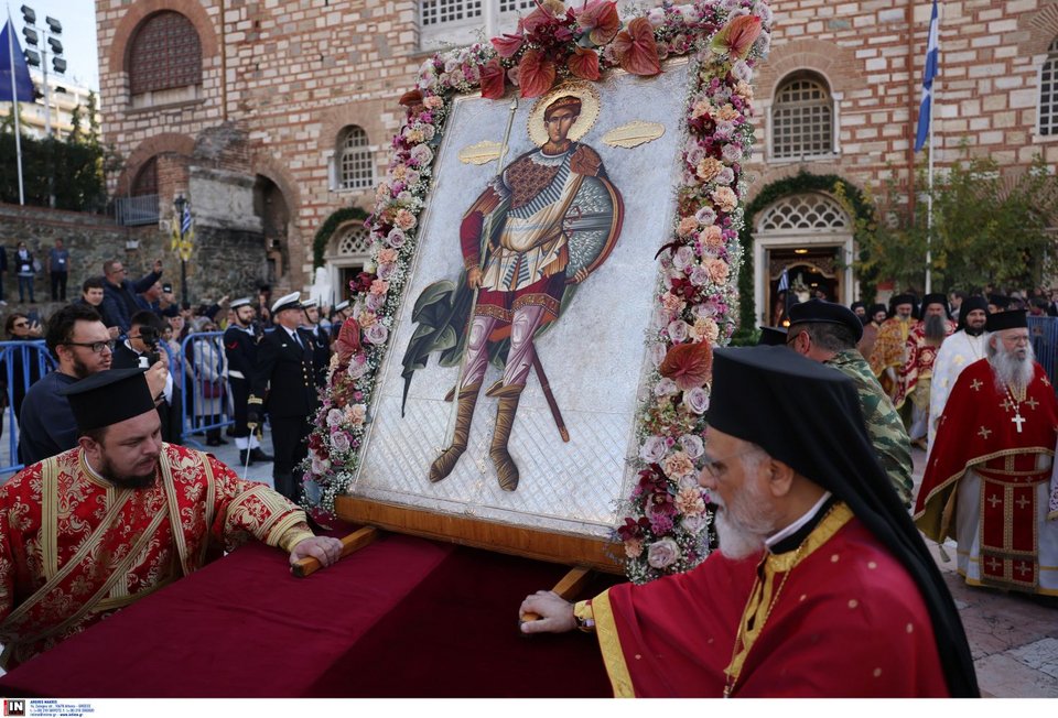 Σε κλίμα κατάνυξης πραγματοποιήθηκε η μεγάλη πανηγυρική Λιτάνευση των ιερών εικόνων της Παναγίας «Φανερωμένης» και της Ιεράς Εικόνας του Αγίου Δημητρίου