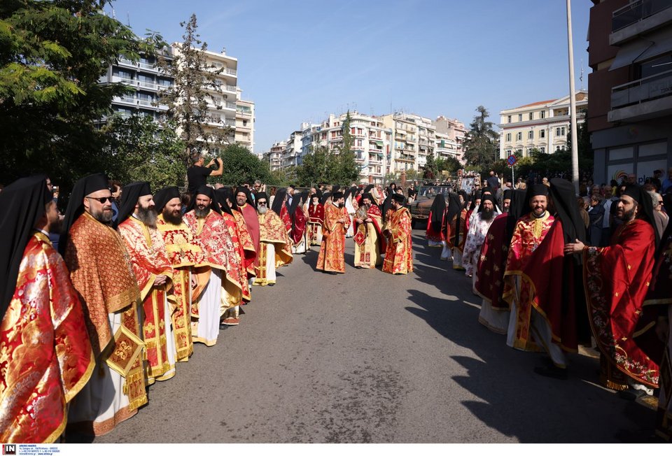 Η πομπή κινήθηκε σε κεντρικά σημεία του κέντρου της πόλης, παρουσία πλήθους πιστών
