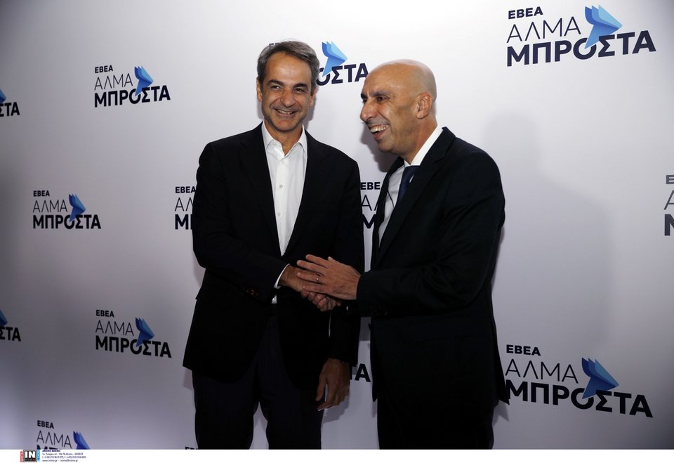 Ο Κυριάκος Μητσοτάκης με τον Γιάννη Μπρατάκο / Φωτογραφία: Intimenews/ΚΑΜΣΗΣ ΔΗΜΟΣΘΕΝΗΣ 