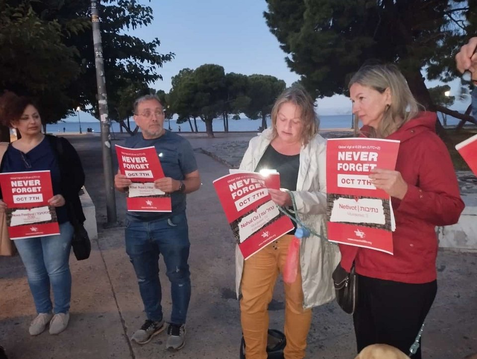 Μέλη της πρωτοβουλίας «Πορεία της Ζωής» στον Λευκό Πύργο
