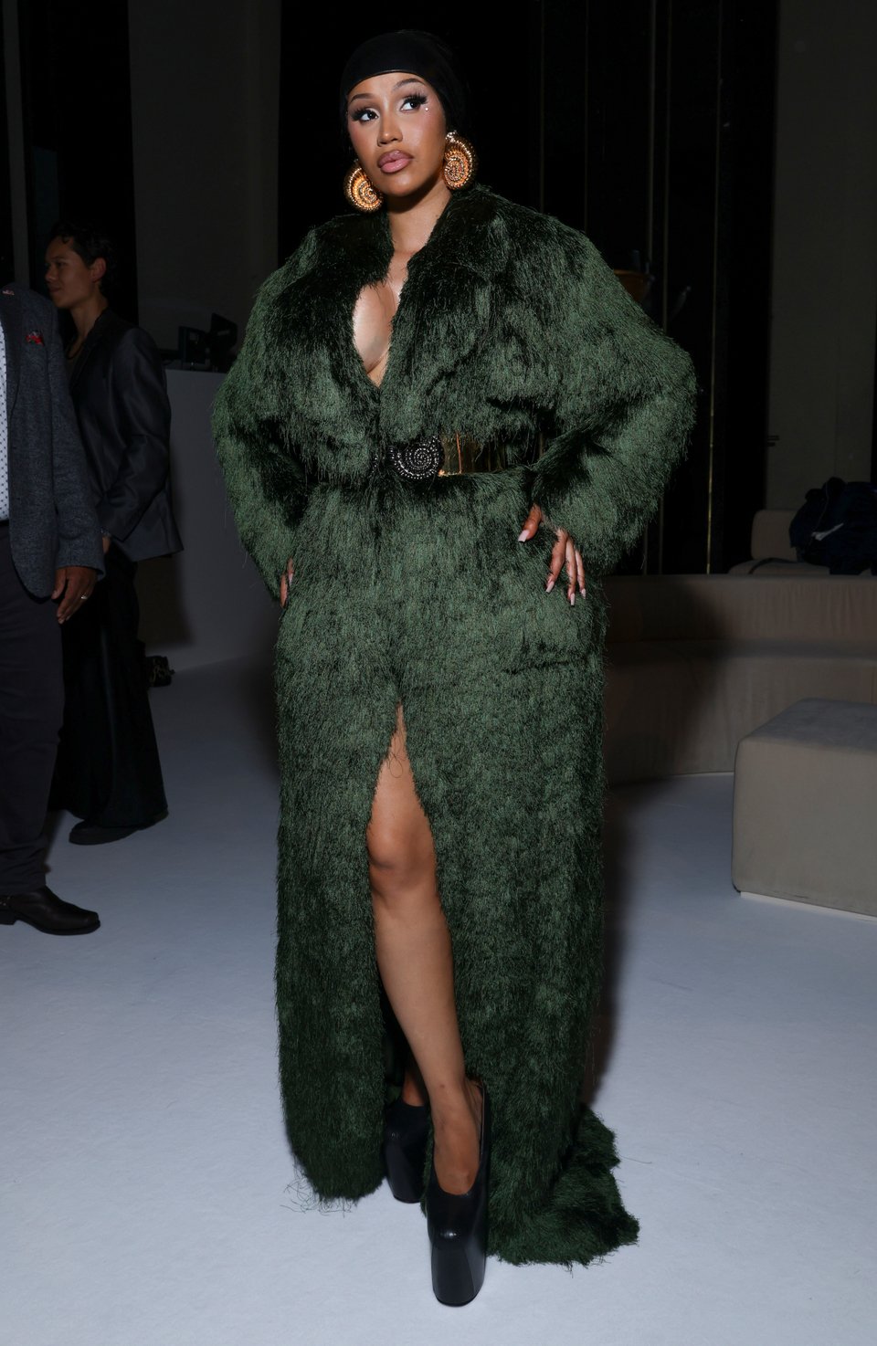 H Cardi B στην Εβδομάδα Μόδας του Παρισιού