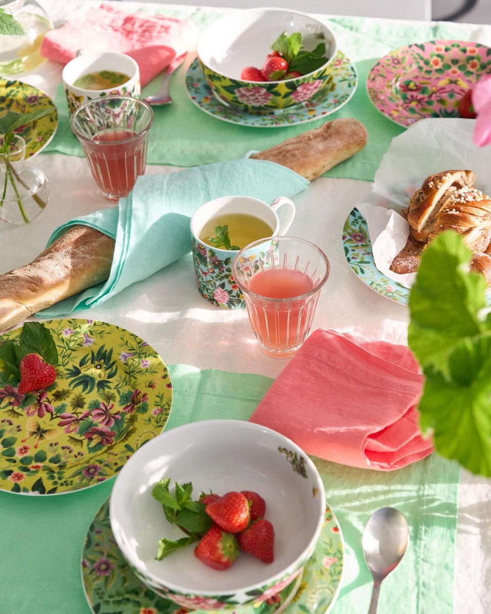Art de la table από την Tricia Guild / Φωτογραφία: Courtesy of Designers Guild / @designersguild/Instagram