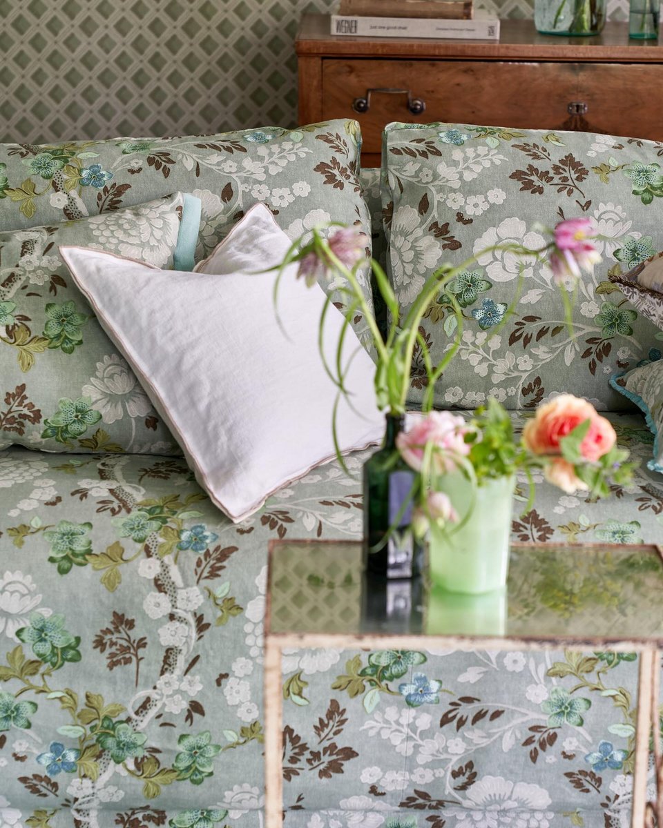 Ακόμα και ένα μικρό σαλόνι έχει δικαίωμα στο εμπριμέ, λέει η Tricia Guild / Φωτογραφία: Courtesy of Designers Guild / @designersguild/Instagram