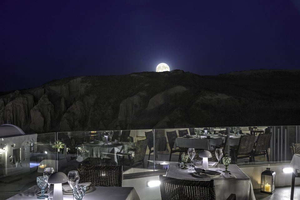Το Desiterra 5* Resort & Spa είναι ο απόλυτος προορισμό για τους ταξιδευτές στην Σαντορίνη