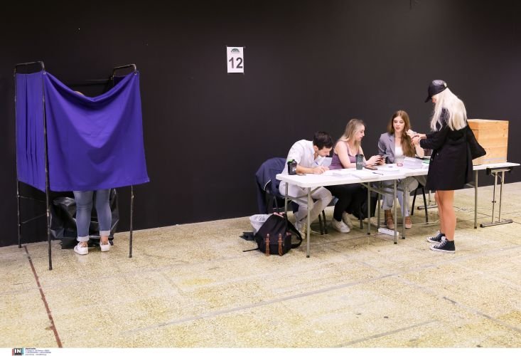 Το παραβάν και η εφορευτική επιτροπή / INTIME NEWS
