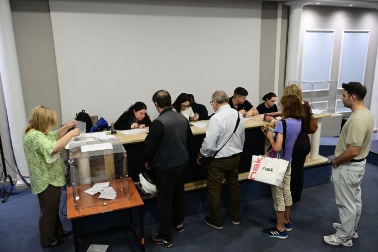 Ουρά για την ψήφο / INTIME NEWS