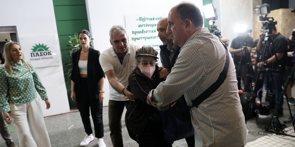 Η Ελένη Λουκά στη Χαριλάου Τρικούπη / Φωτογραφία: intimenews