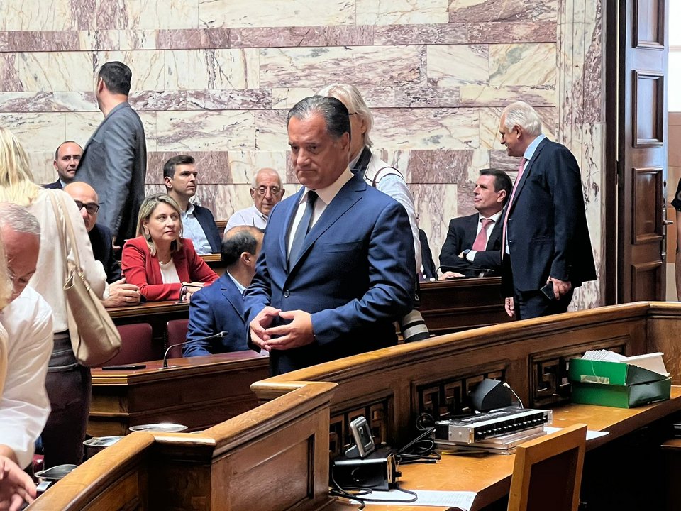 Ο Άδωνις Γεωργιάδης στην αίθουσα Γερουσίας για την ενημέρωση βουλευτών της ΝΔ για θέματα του υπουργείου Υγείας