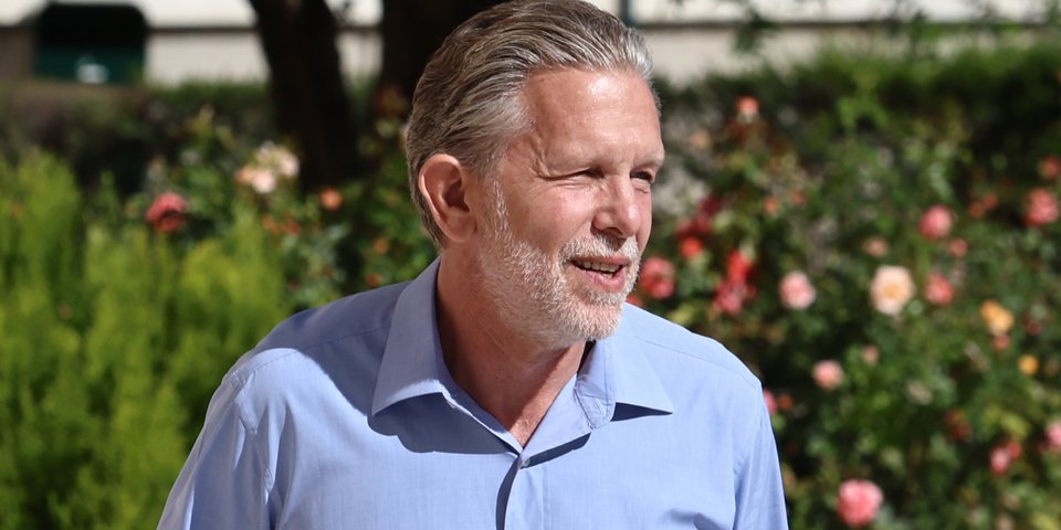 Ο Παύλος Γερουλάνος προσέρχεται στη Βουλή για τη συνάντηση με Ανδρουλάκη-Δούκα