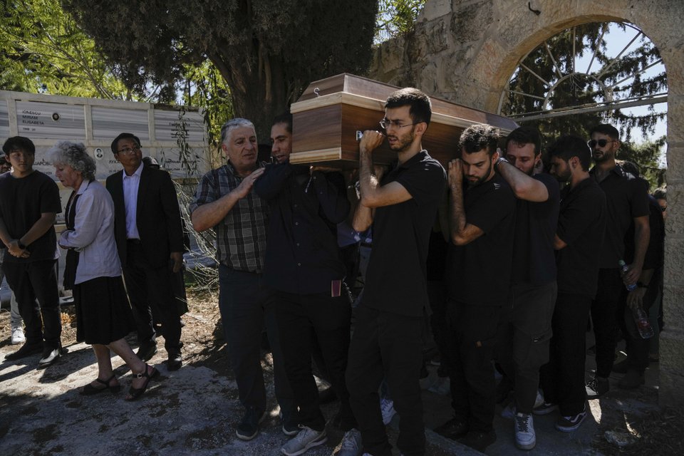Ο Ιωνάς οδηγείται στην τελευταία του κατοικία