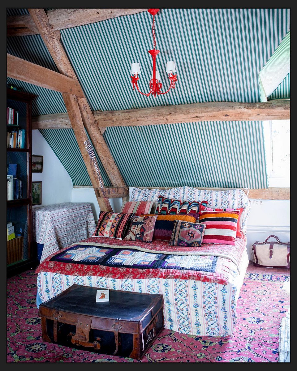 Ο ξενώνας στην παραμυθένια σοφίτα / Φωτογραφία: marinmontagut/Instagram