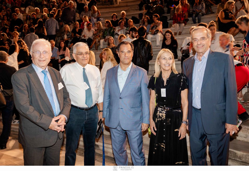 Χρήστος Μπαρτσόκας, Ομότιμος Καθηγητής Παιδιατρικής, Επίτιμος Πρόεδρος του Μαζί για το Παιδί, Ιωάννης Παπαδάτος, Παιδίατρος, Αντιπρόεδρος Μαζί για το Παιδί, Άδωνις Γεωργιάδης, Υπουργός Υγείας, Αλεξάνδρα Μαρτίνου, Πρόεδρος του Μαζί για το Παιδί, Αντώνης Σαμαράς