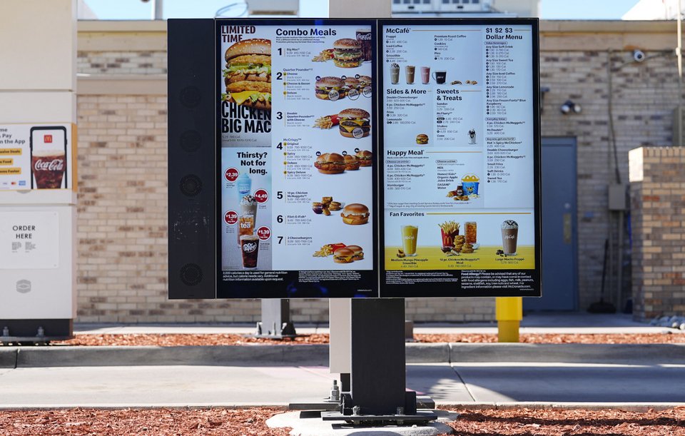 Ηλεκτρονικός πίνακας παραγγελιών στα McDonald's / Φωτογραφία AP