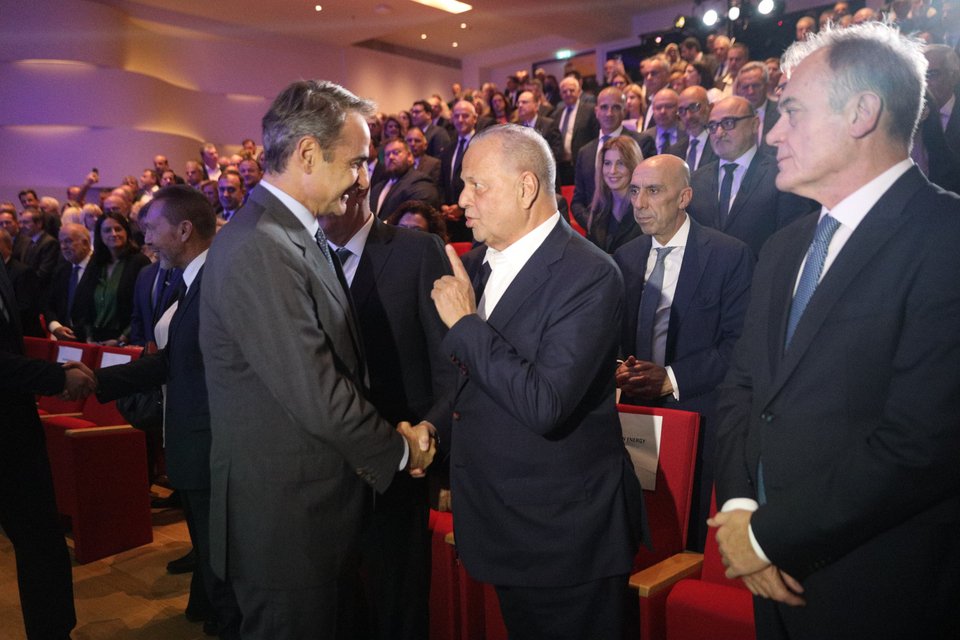 Ο Κυριάκος Μητσοτάκης με τον Ευάγγελο Μυτιληναίο / Φωτογραφία: Eurokinissi, ΓΙΑΝΝΗΣ ΠΑΝΑΓΟΠΟΥΛΟΣ