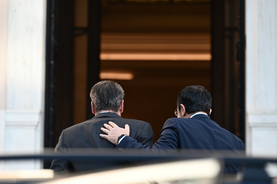 Νίκος Χριστοδουλίδης και Κυριάκος Μητσοτάκης / Φωτογραφία: ΤΑΤΙΑΝΑ ΜΠΟΛΑΡΗ / Eurokinissi