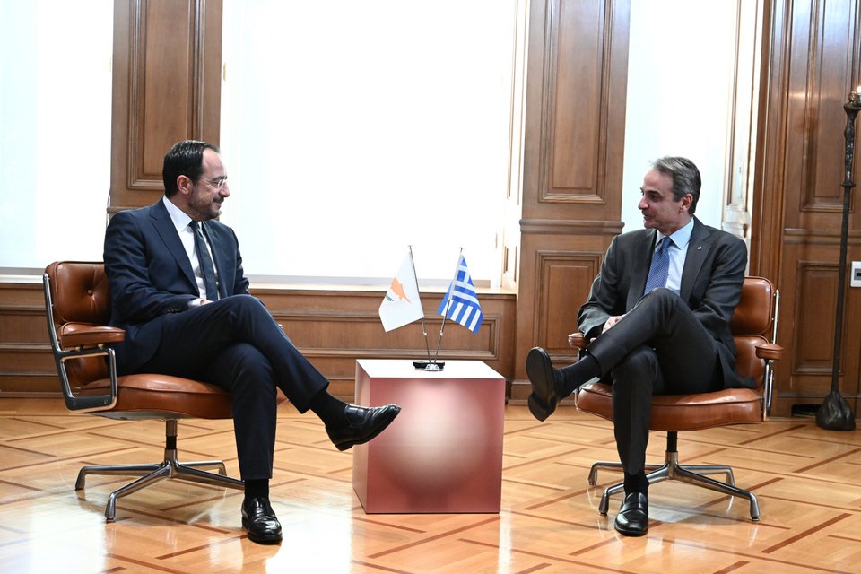 Νίκος Χριστοδουλίδης και Κυριάκος Μητσοτάκης / Φωτογραφία: ΤΑΤΙΑΝΑ ΜΠΟΛΑΡΗ / Eurokinissi