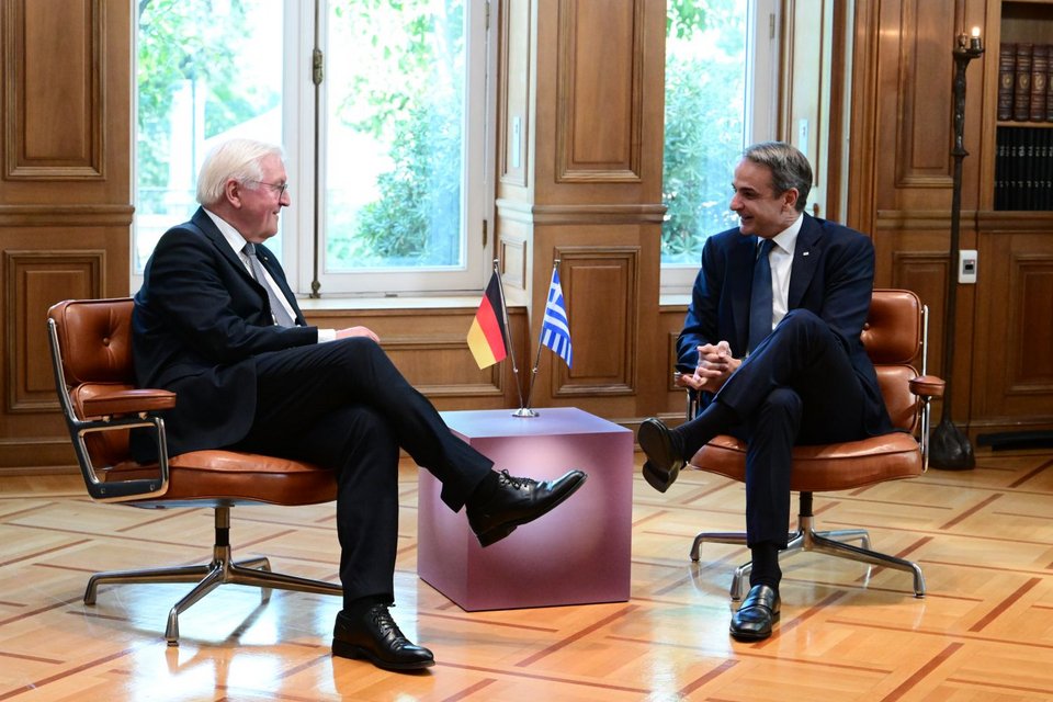 Κατά τη διάρκεια της συνάντησης συζητήθηκαν οι διεθνείς εξελίξεις, οι προοπτικές των ελληνογερμανικών σχέσεων, καθώς και η ενίσχυση της ελληνογερμανικής συνεργασίας και στο πλαίσιο της ΕΕ