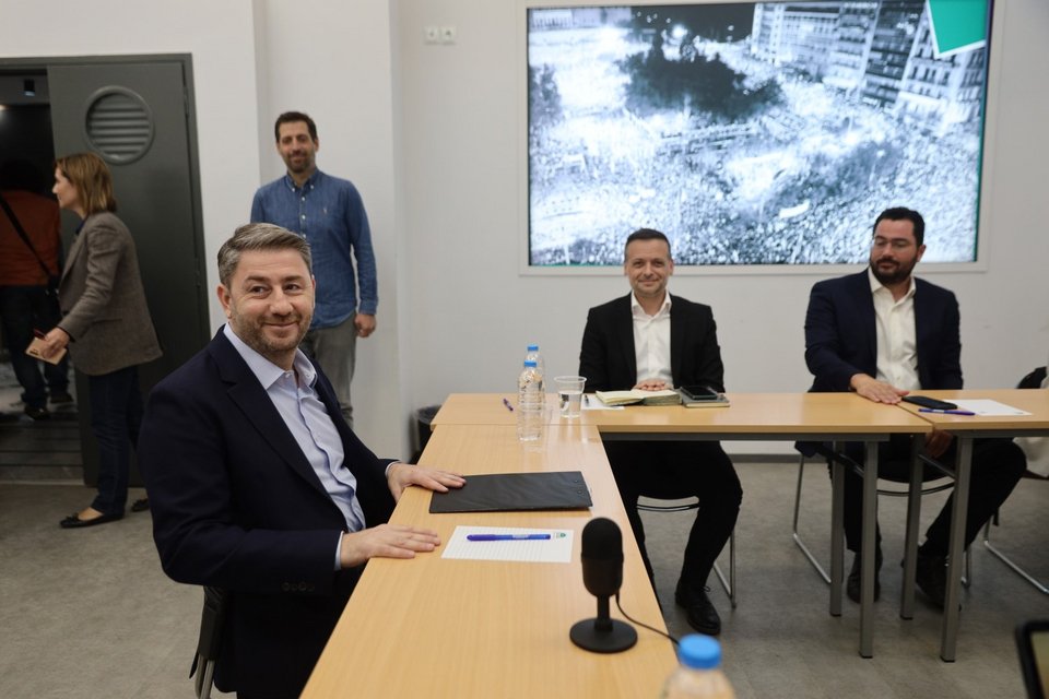 Ανδρουλάκης, Δούκας, Σπυρόπουλος και στο βάθος αριστερά Β. Τσόγκας και Στ. Μουρελάτου.