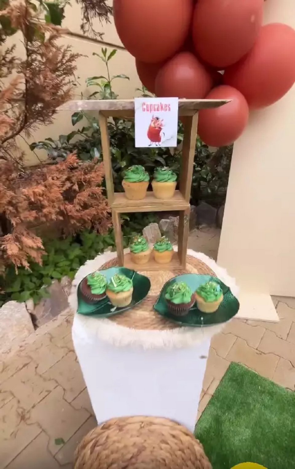 Οι καλεσμένοι δοκίμασαν cupcakes διακοσμημένα με τους αγαπημένους ήρωες της ταινίας